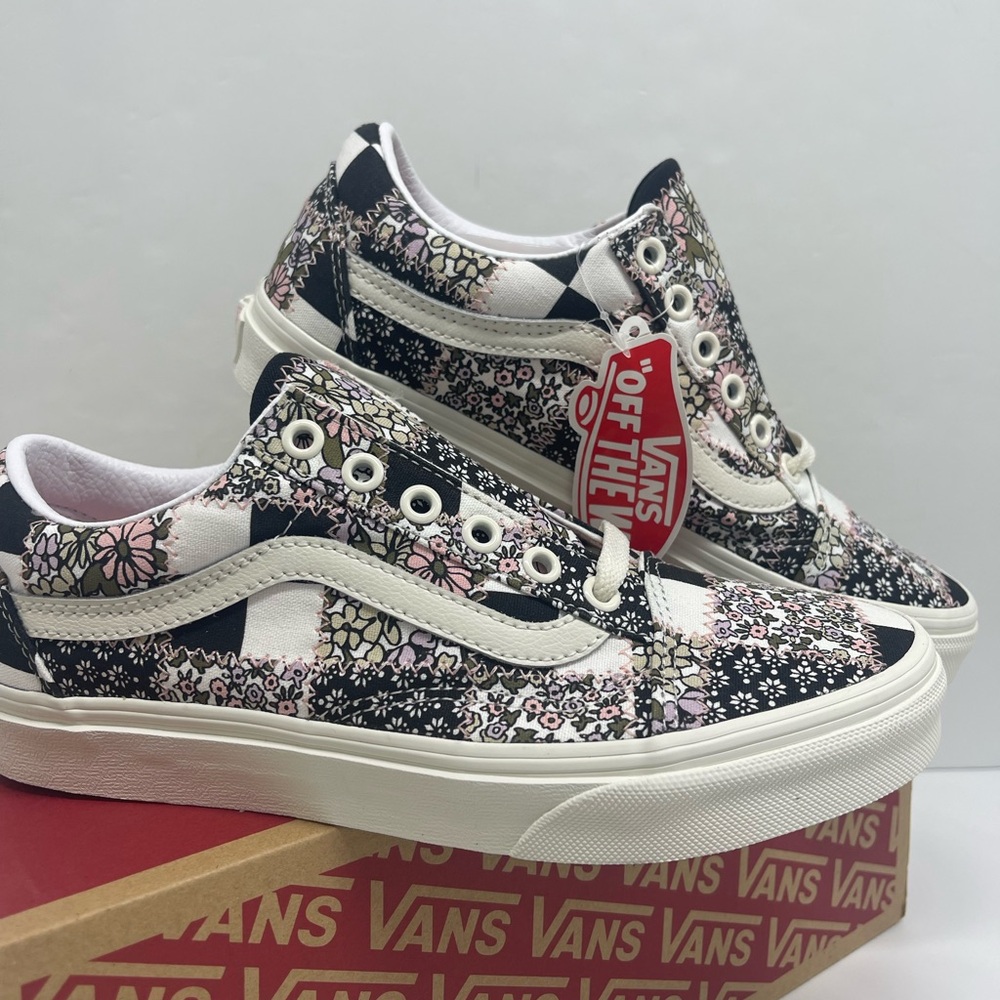 Vans WMNS Vans Old Skool
(Patchwork Floral) Marshmallow Sneakers 
VN0A38G19FY - Picture 10 of 16